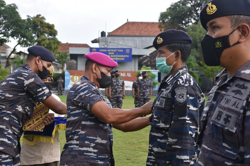 10 Prajurit Pangkalan TNI AL Denpasar Resmi Naik Pangkat